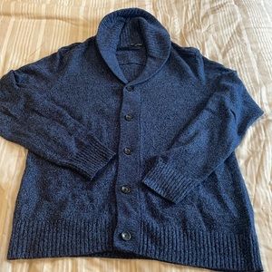 Men’s collared sweater